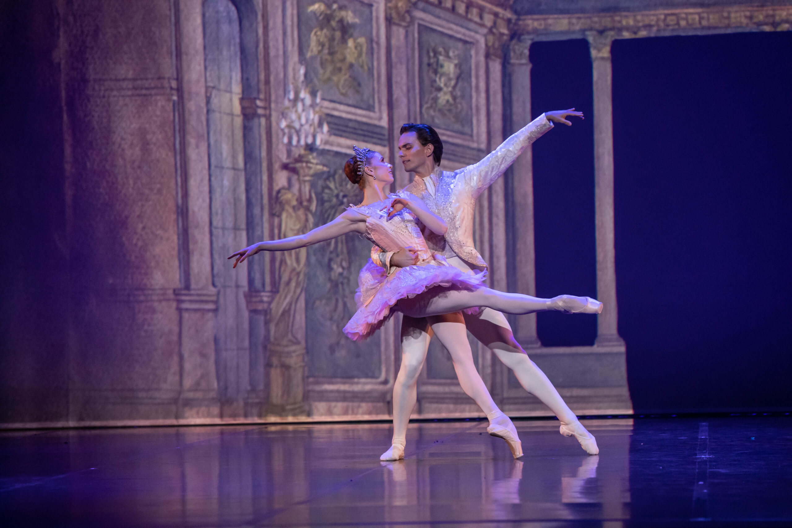 Queensland Ballet's star couple abscond to The Australian Ballet